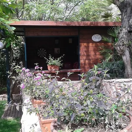 Bed & Breakfast La Maison Galu' 4*
